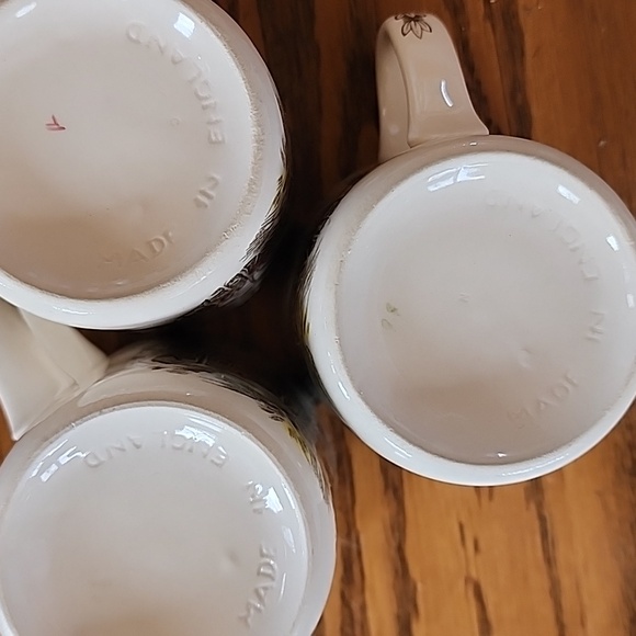 (3) Friendly Village Covered Bridge Set Of 3 Mugs (EUC) Johnson Bros. England - Picture 4 of 5